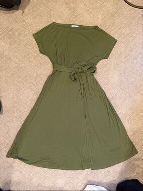 Olive Green Midi Dress Size Small | Pockets | Tie Waist | Never Worn